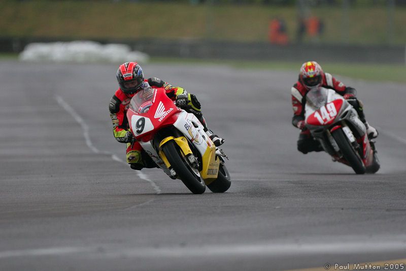 IMG 4081 Bikes cornering in the wet